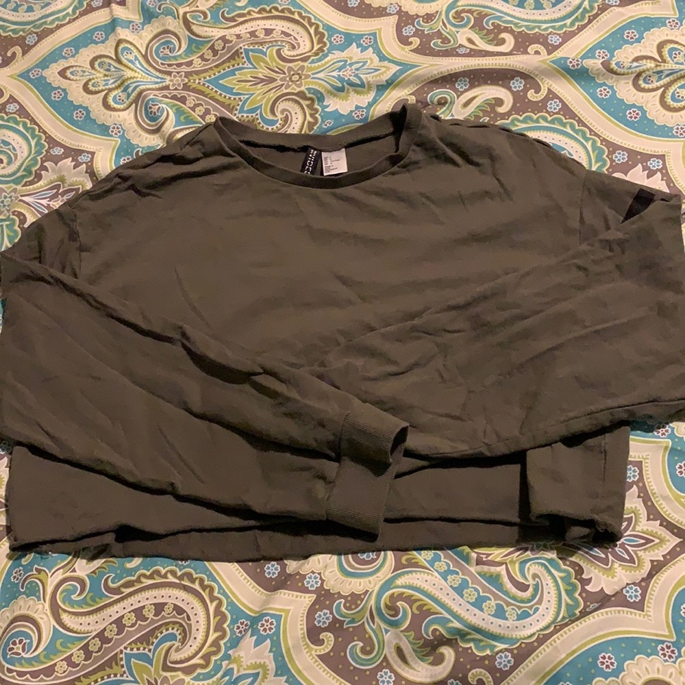 Divided size L olive long sleeve crop top